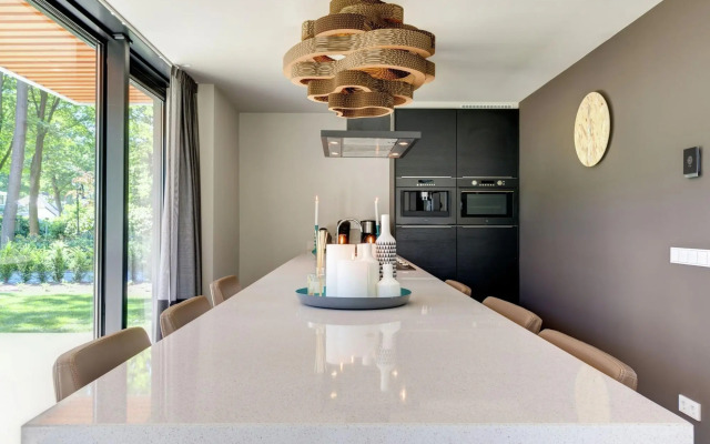 Luxurious, modern villa with dishwasher, close to De Veluwe