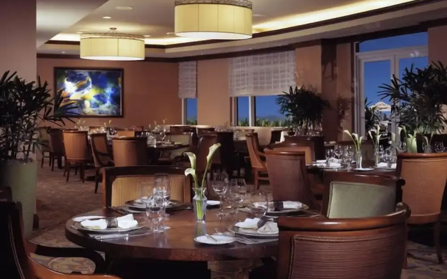 Marina Inn Grande Dunes Condos & Suites