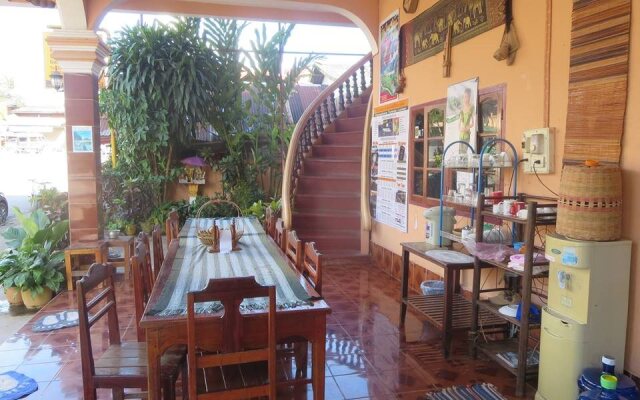 Khamphone Hotel