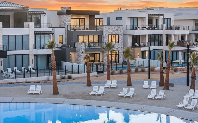 Sunny Days 7 Bedroom Home