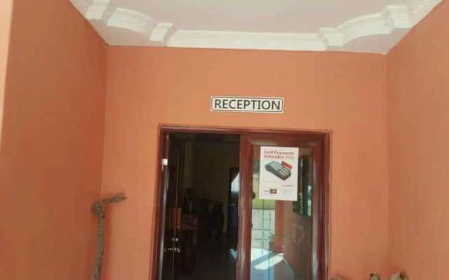 Twin Cave Lodge