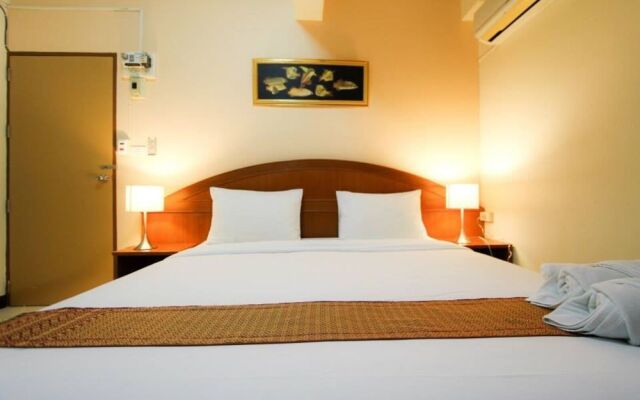 Phuket Holiday Hostel