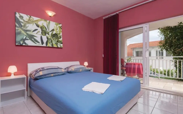 Stunning Home in Kuciste-perna With Wifi and 2 Bedrooms