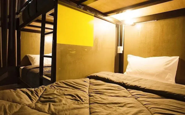 Stamp Hostel - Adults Only