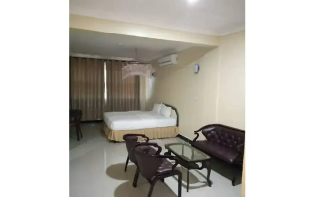 Nemarts Hotel