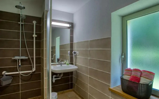 Gîte Cénac-et-Saint-Julien, 5 pièces, 8 personnes - FR-1-616-6