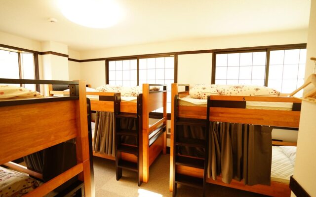 Guest House Kyoto Inn - Hostel