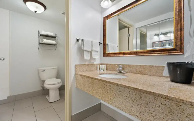 Chicago Club Inn Suites