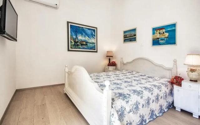 Stunning Home in Valtura With Jacuzzi, Wifi and 4 Bedrooms