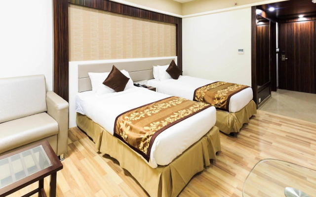 Zo Rooms Lakdi Ka Pul X Road