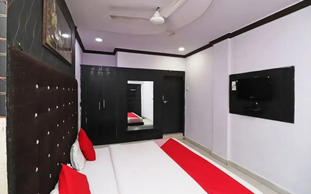 OYO 43850 Hotel Mn Galaxy