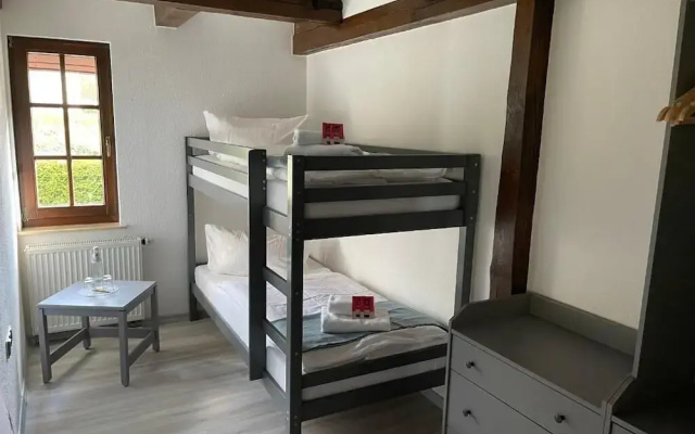 Landhotel Der Distelhof mit Scheunencafé