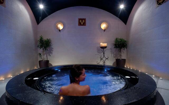 Amathus Elite Suites(Ixia)