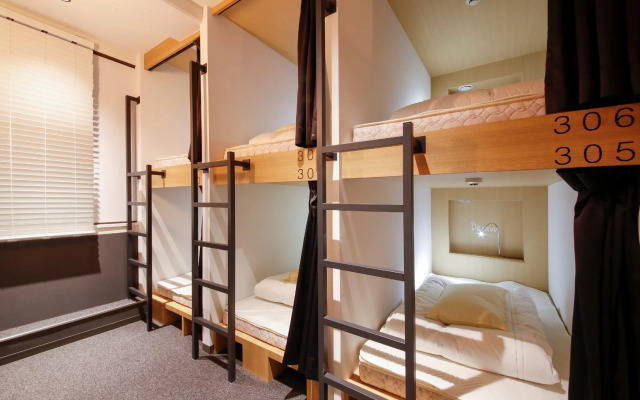 White Hostel shinsaibashi