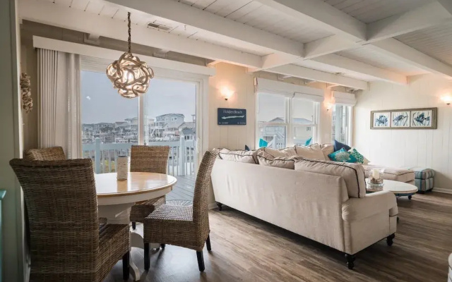Palmetto Paradise 3 Bedroom Home by RedAwning