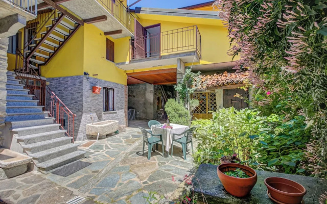 Ortensia Blu Lake And Relax