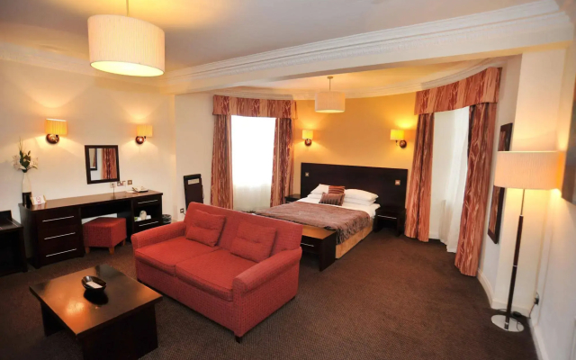 The Golden Lion Hotel