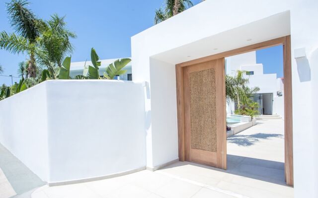 Vanik Suites