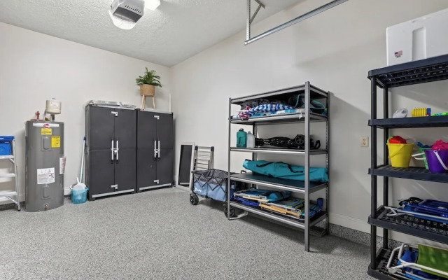 Escape to Sand Dollar Holler: Coastal Retreat, 3 Beds, 2.5 Baths, Sleeps 10!