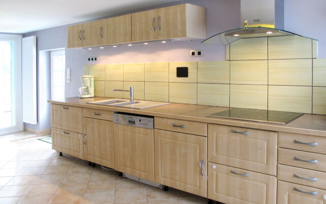 Holiday Home La Piscine - LEN400