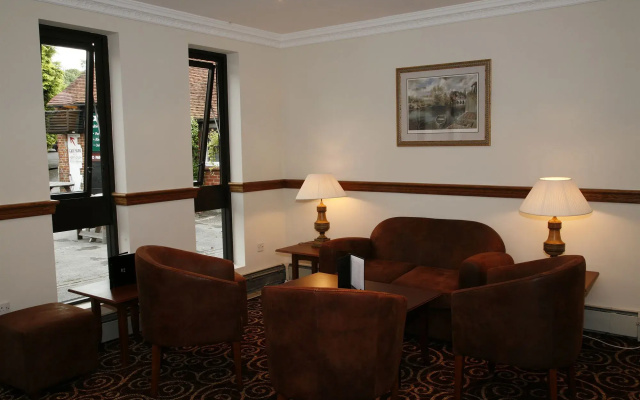 Legacy Rose and Crown Hotel