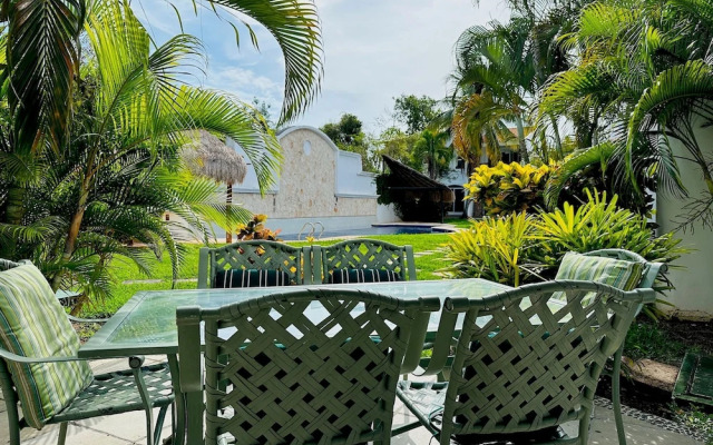 8 Pax Basic Pool Villa