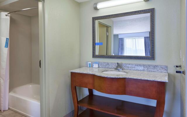 Hampton Inn & Suites Grand Rapids-Airport 28th St