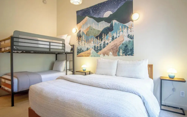 2bd, 2BA Ketchum Condo Newly Remodeled & Central