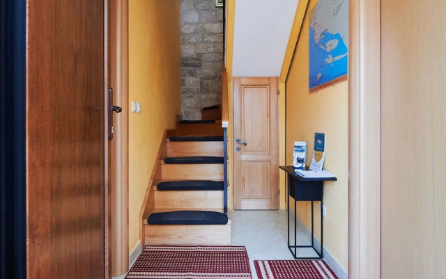 Apartment and Room Ivica