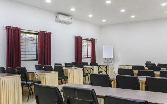 OYO 22692 Flagship Strand Resort