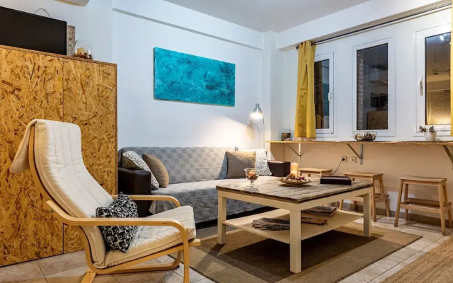 Downtown Central Suite With Private Parking