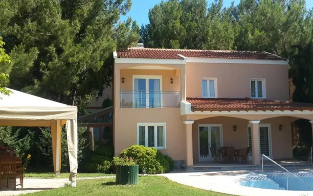 Pine Club Apart Hotel