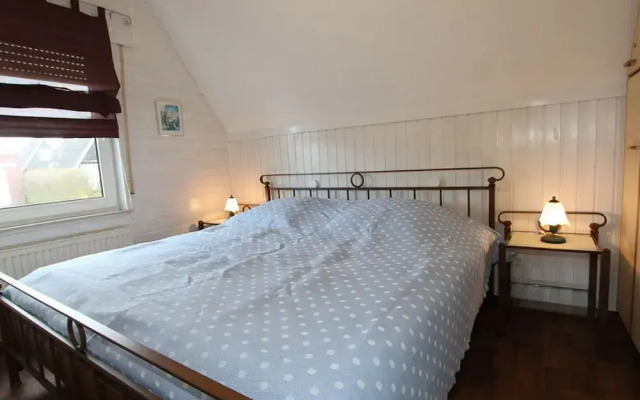 Ferienhaus Toms Hutte mit Terrasse in Dornum