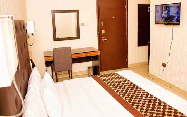 Lakeem Suites - Agboyin Surulere