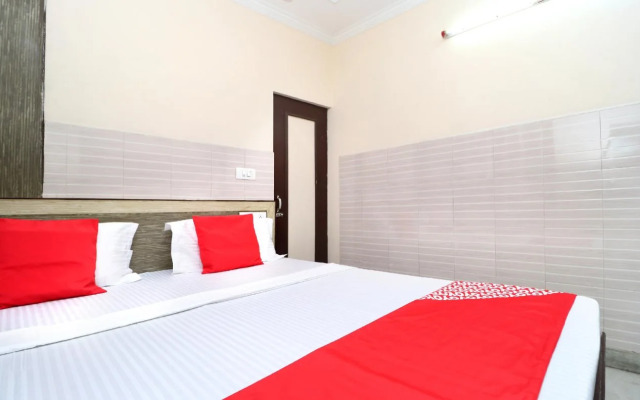 OYO 23084 Chhabra Guest House
