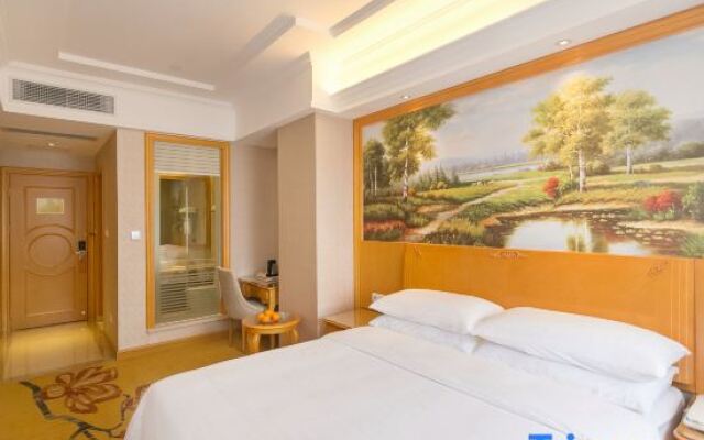 Vienna Hotel Shenzhen Dalang Clothing Base Branch