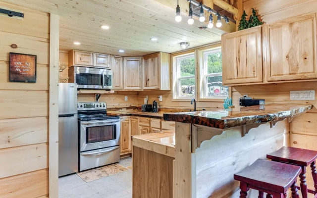 On-site Creek Access: Pet-friendly Cosby Cabin!
