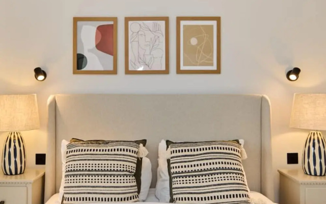 The Brondesbury Escape - Cosy 1bdr Flat With Balcony Parking