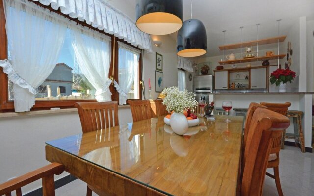 Nice Home in Kastel Novi With Wifi and 5 Bedrooms