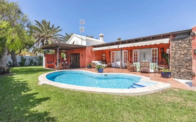 Bayside Evergreen House Serenity Oasis Garden Pool BBQ