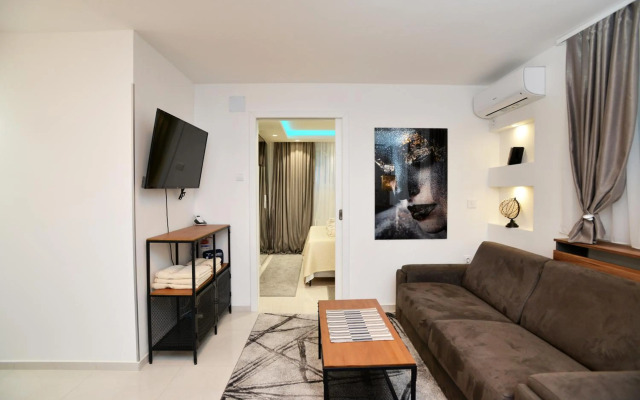 River & Bike Apartment