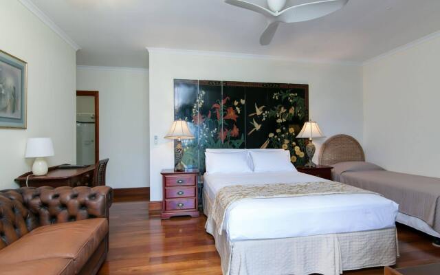 Daintree Manor Bed & Breakfast