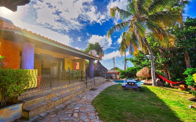 Mexican Style Villa With Private Pool, Free Utilities