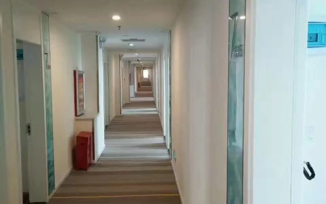 7 Days Inn·Urumqi Kashi East Road Xinjiang Normal University