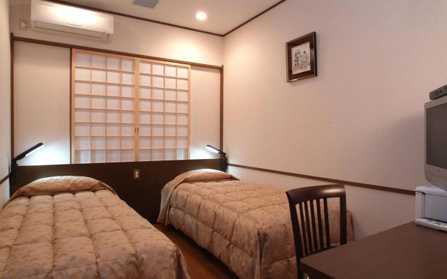 Yokohama Minamimirai Manyo-Club