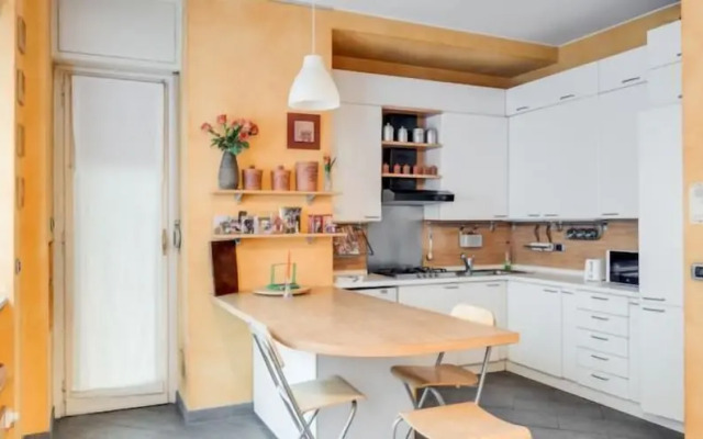 MM Bernini Roomy Apartment