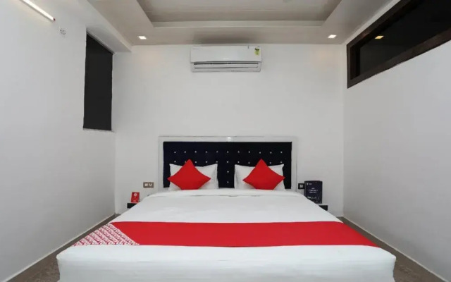 OYO Flagship 14945 Hotel UK-07