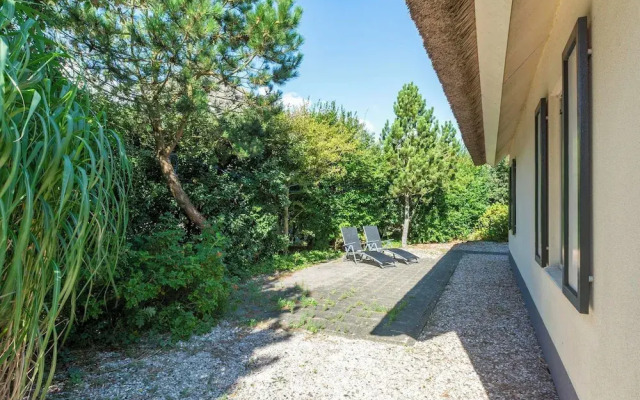 Atmospheric Detached Villa Near Beach