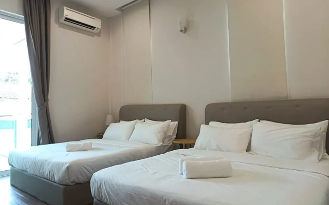 myRoom at 11 J Adams