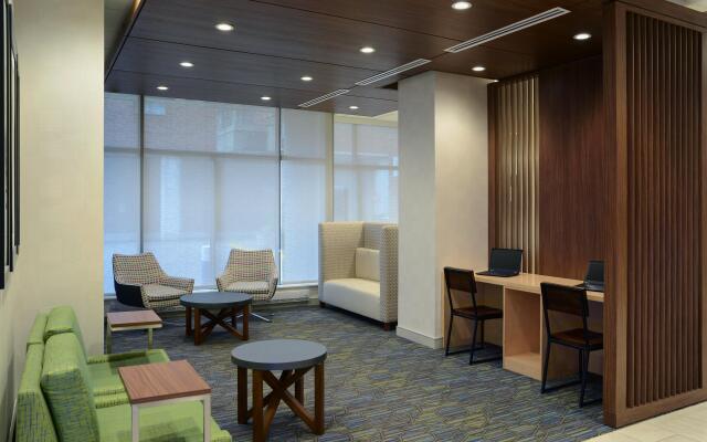 Holiday Inn Express Toronto - Downtown by IHG